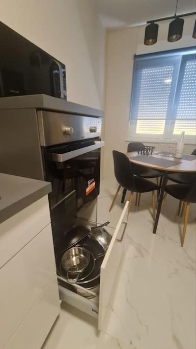 Mias Luxury Apartment Fiume Esterno foto