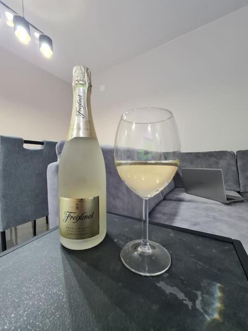 Mias Luxury Apartment Fiume Esterno foto