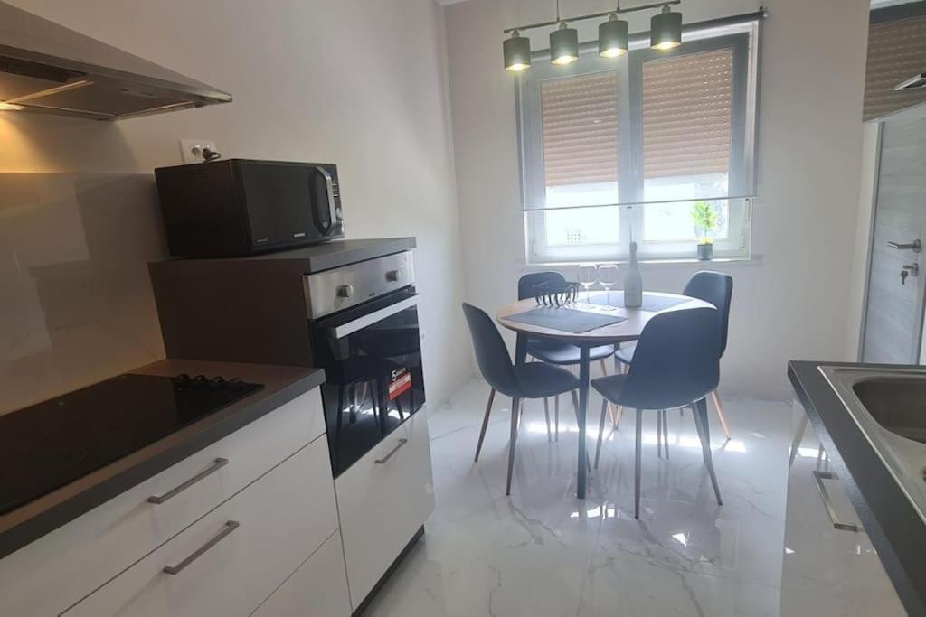 Mias Luxury Apartment Fiume Esterno foto